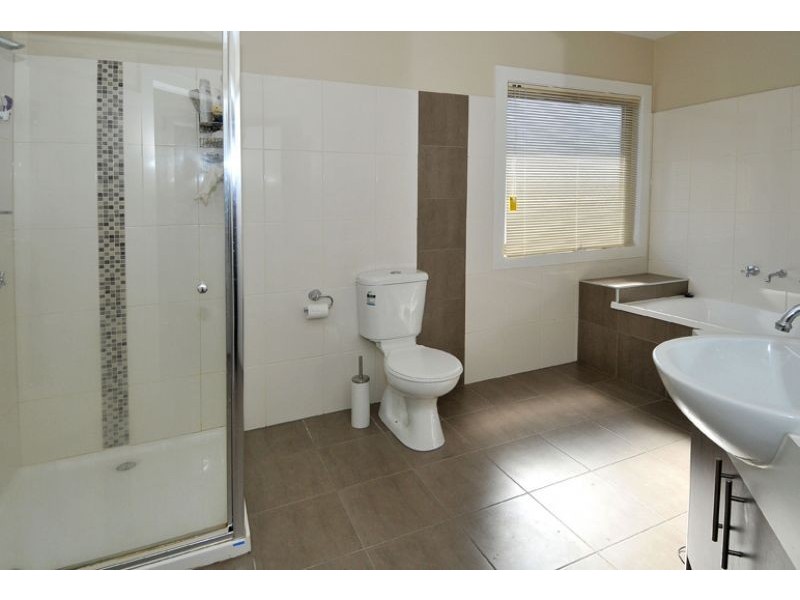 1/112 Daley Street, Glenroy VIC 3046