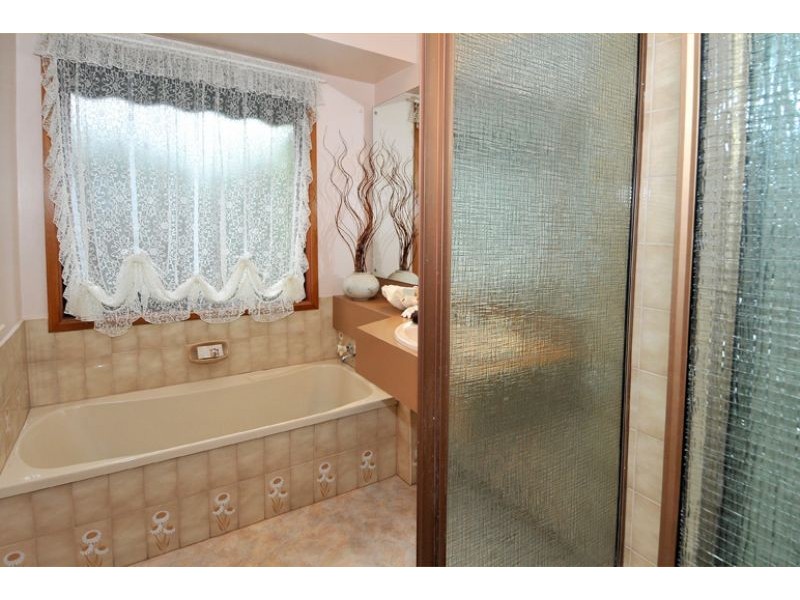 40 Glencairn Crescent, Broadmeadows VIC 3047