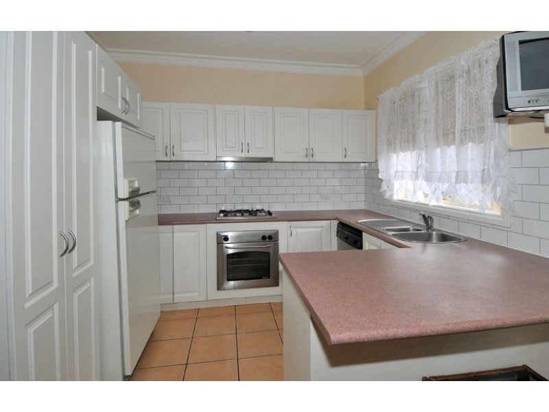 2/76 Langton Street, Glenroy VIC 3046
