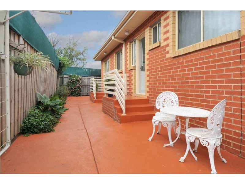 2/76 Langton Street, Glenroy VIC 3046