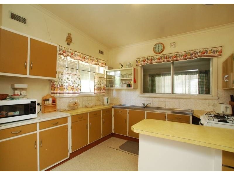 16 Apsley Street, Glenroy VIC 3046