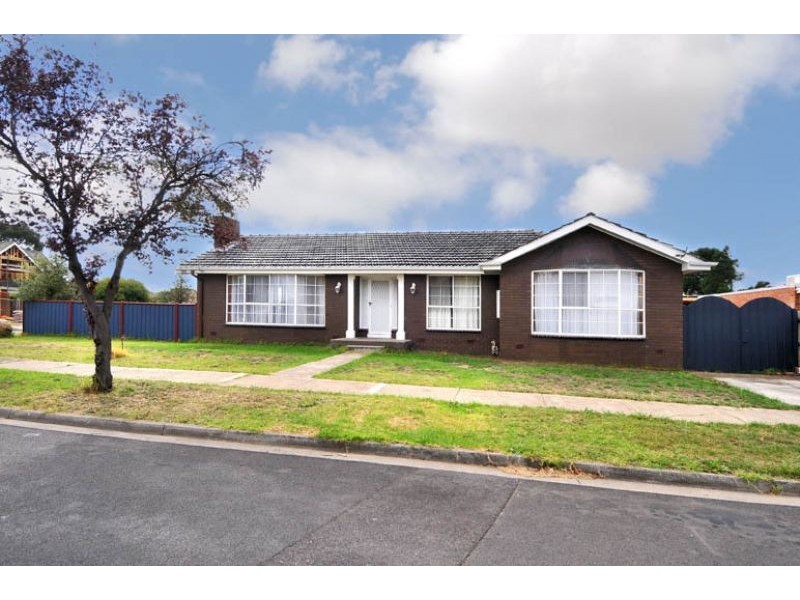 32 Sadie Street, Glenroy VIC 3046