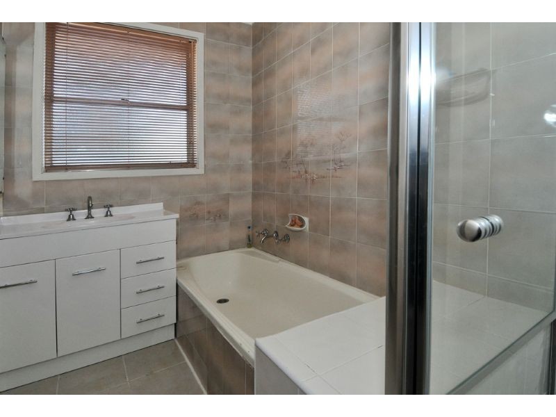 102 Ripplebrook Drive, Broadmeadows VIC 3047