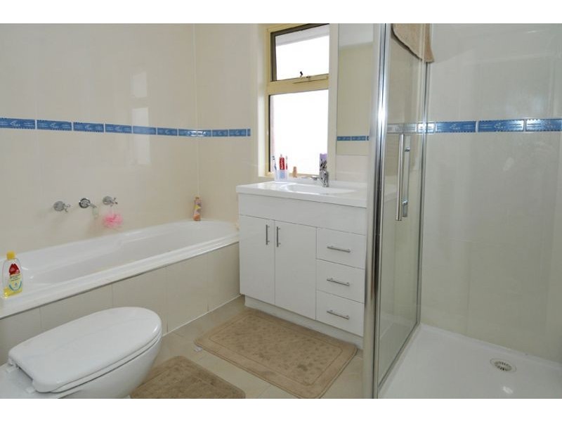 8 Davies Street, Hadfield VIC 3046