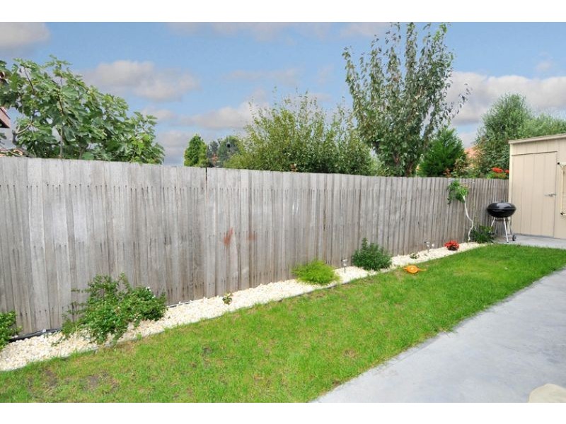 8 Davies Street, Hadfield VIC 3046