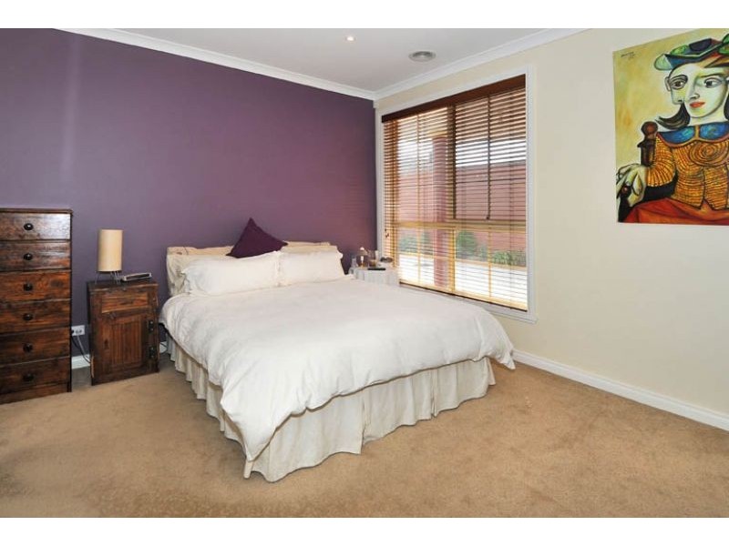 2/48 Isla Avenue, Glenroy VIC 3046