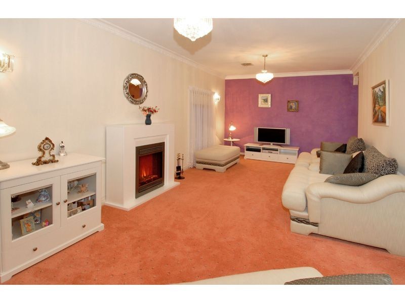 3 Esperanto Court, Oak Park VIC 3046