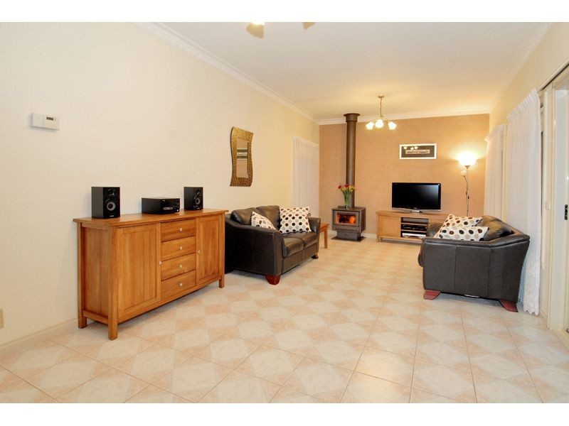 3 Esperanto Court, Oak Park VIC 3046