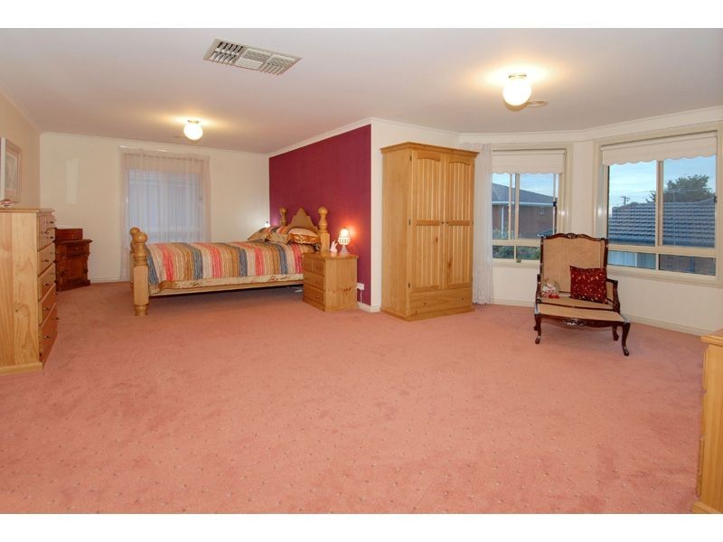 3 Esperanto Court, Oak Park VIC 3046