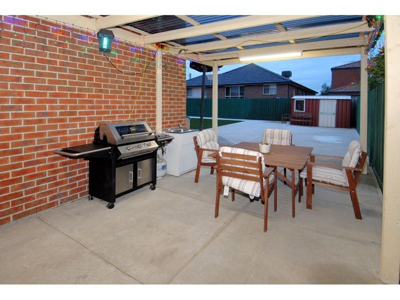 3 Esperanto Court, Oak Park VIC 3046