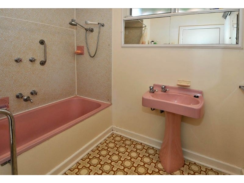 4 Maude Avenue, Glenroy VIC 3046