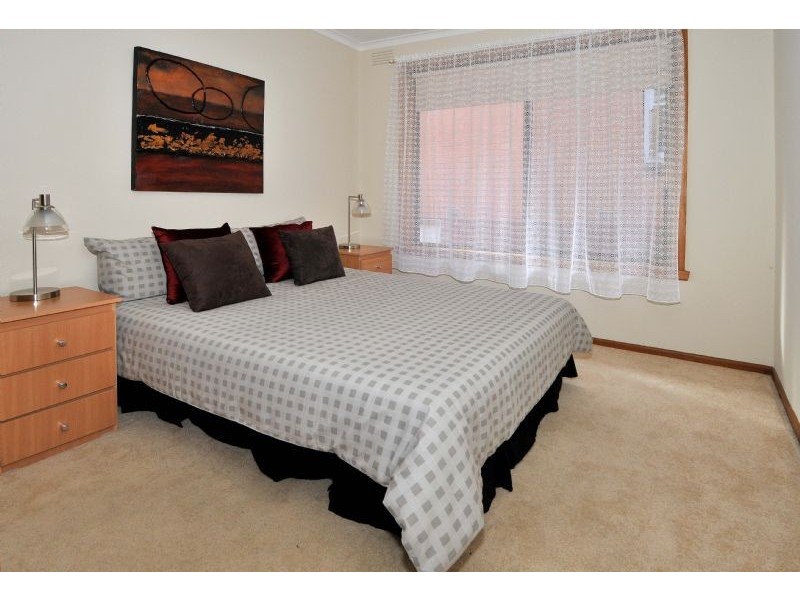 66 Valley Crescent, Glenroy VIC 3046