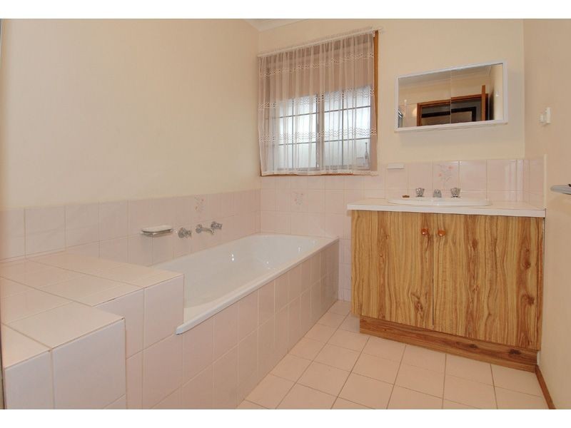 2/1 ila Street, Glenroy VIC 3046