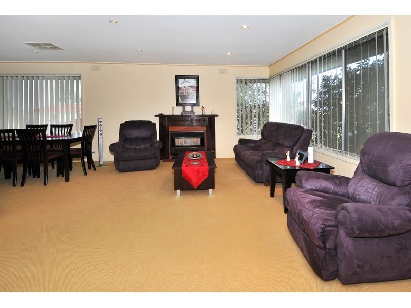 30 Corinella Crescent, Dallas VIC 3047