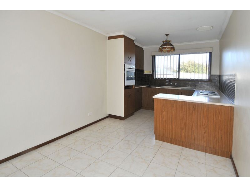 1/105 Vincent Street, Oak Park VIC 3046