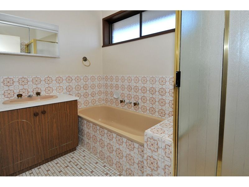 1/105 Vincent Street, Oak Park VIC 3046