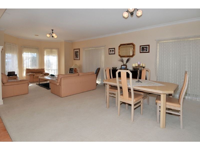 90 Loongana Avenue, Glenroy VIC 3046