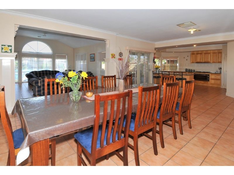 90 Loongana Avenue, Glenroy VIC 3046