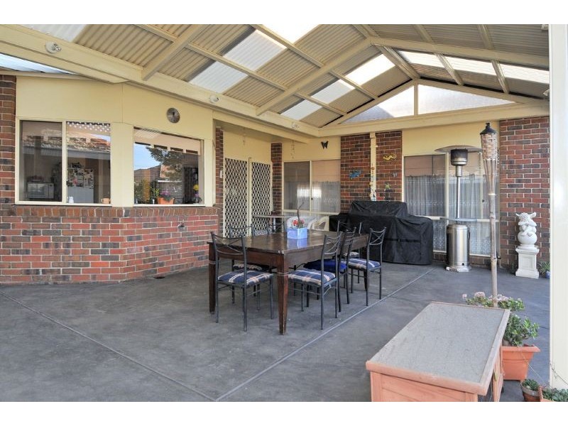 90 Loongana Avenue, Glenroy VIC 3046