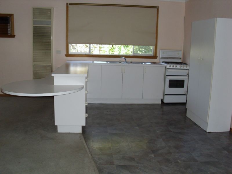 2 Maude Avenue, Glenroy VIC 3046