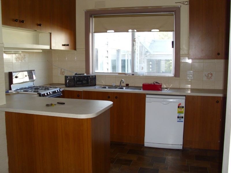 2 Maude Avenue, Glenroy VIC 3046