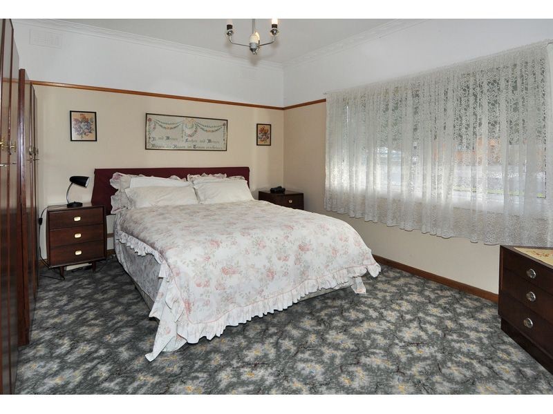 4 Knole Street, Hadfield VIC 3046