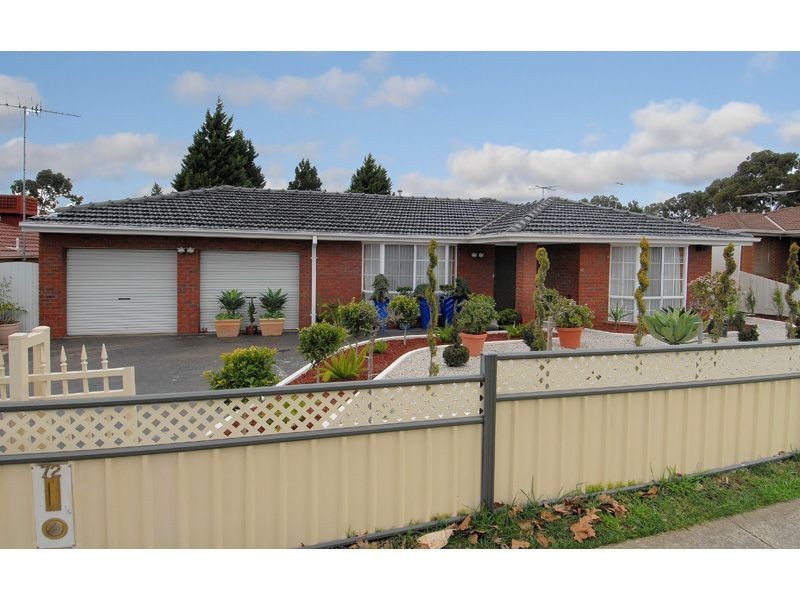 72 Paringa Boulevard, Meadow Heights VIC 3048