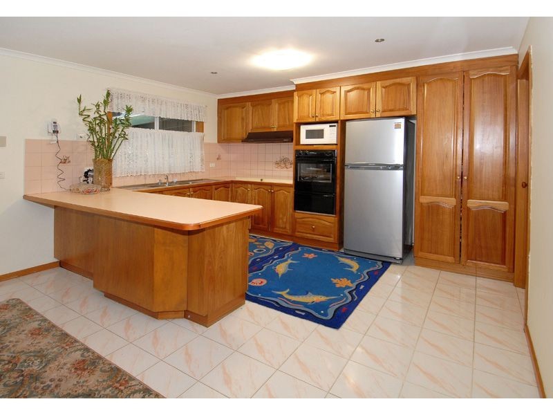 72 Paringa Boulevard, Meadow Heights VIC 3048