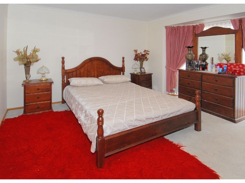 72 Paringa Boulevard, Meadow Heights VIC 3048