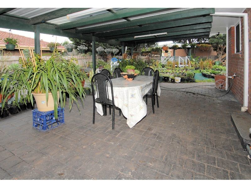 72 Paringa Boulevard, Meadow Heights VIC 3048