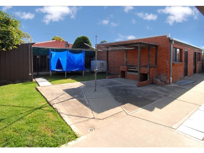 8 Camms Way, Meadow Heights VIC 3048