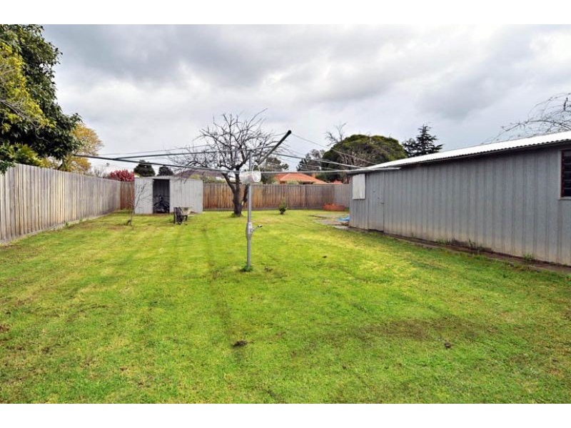 15 Maude Avenue, Glenroy VIC 3046