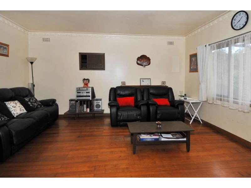 15 Maude Avenue, Glenroy VIC 3046