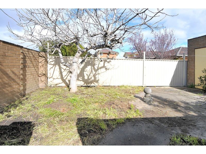 2/87 Station Road, Glenroy VIC 3046