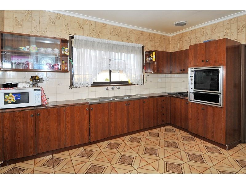 2/87 Station Road, Glenroy VIC 3046