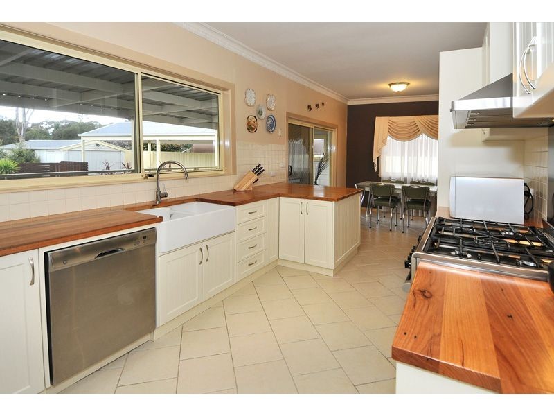 60 Fairmount Street, Hadfield VIC 3046