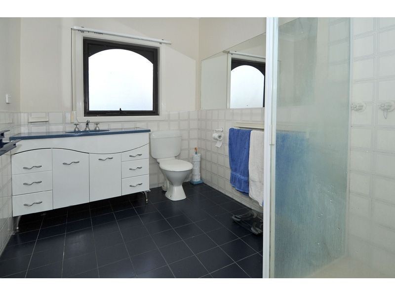 61 Snell Grove, Oak Park VIC 3046