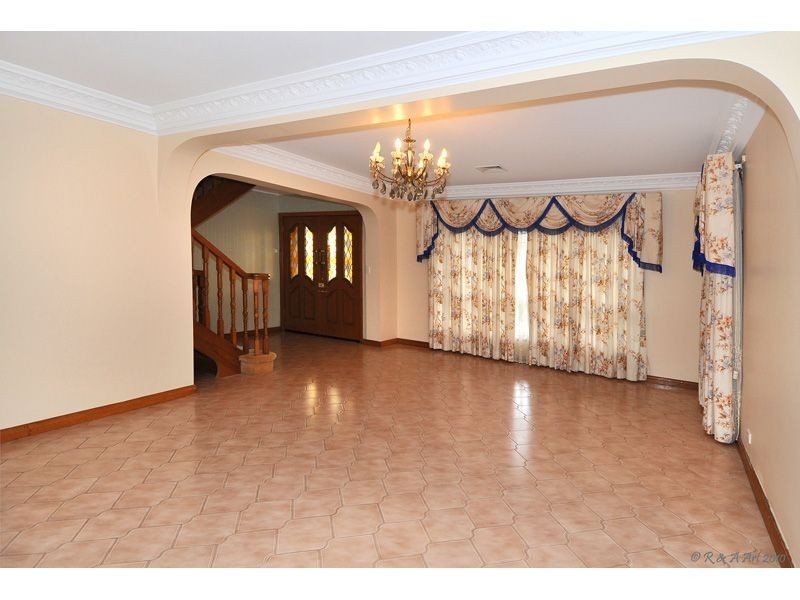 54 Devereaux Street, Oak Park VIC 3046