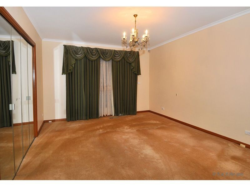 54 Devereaux Street, Oak Park VIC 3046