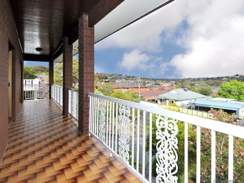 54 Devereaux Street, Oak Park VIC 3046