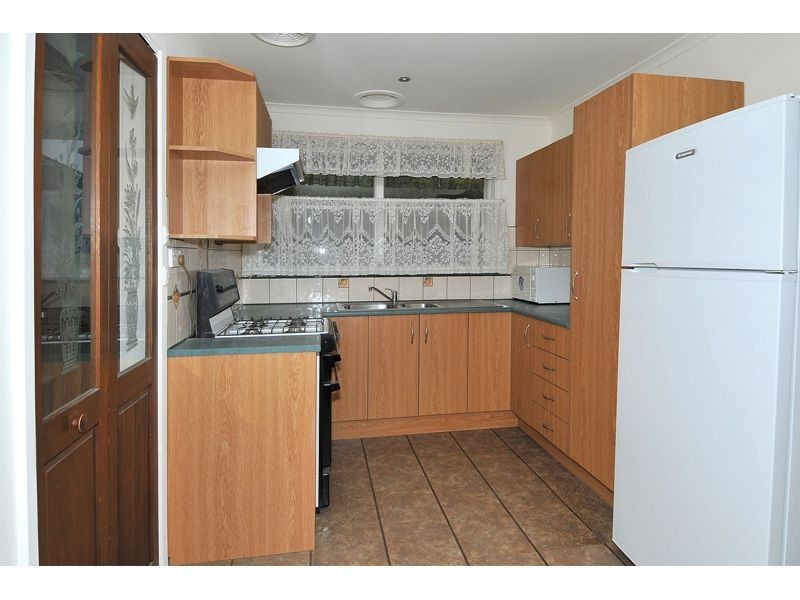 26 Hendricks Crescent, Jacana VIC 3047