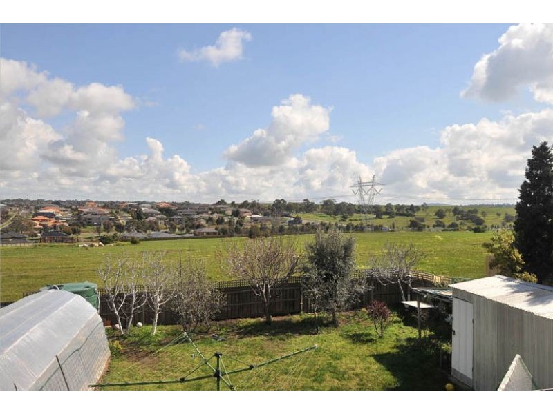 41 Manuka Place, Meadow Heights VIC 3048