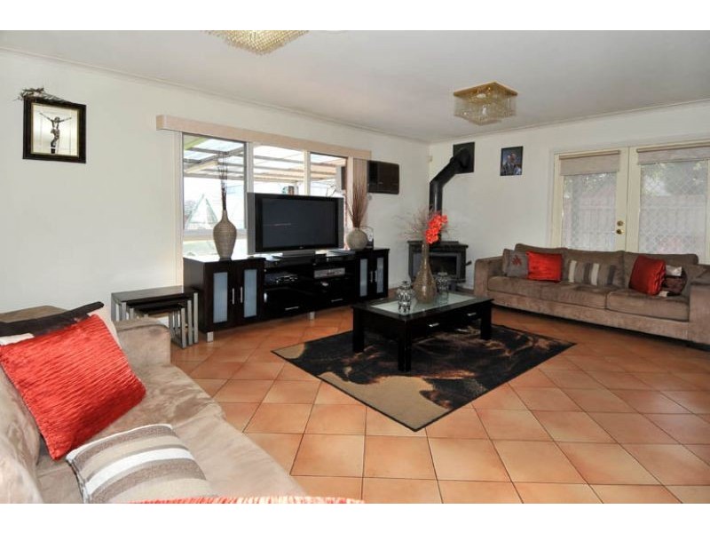 41 Manuka Place, Meadow Heights VIC 3048