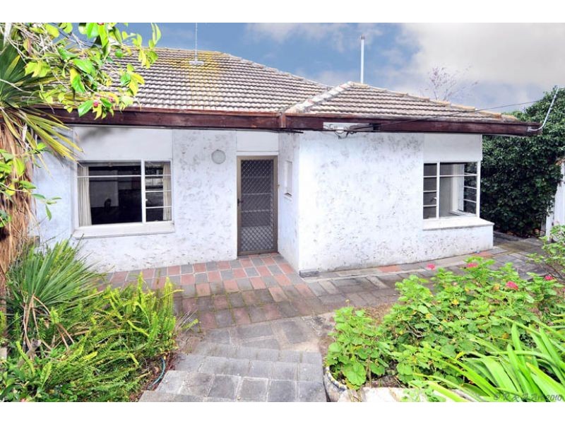 36 Xavier Street, Oak Park VIC 3046