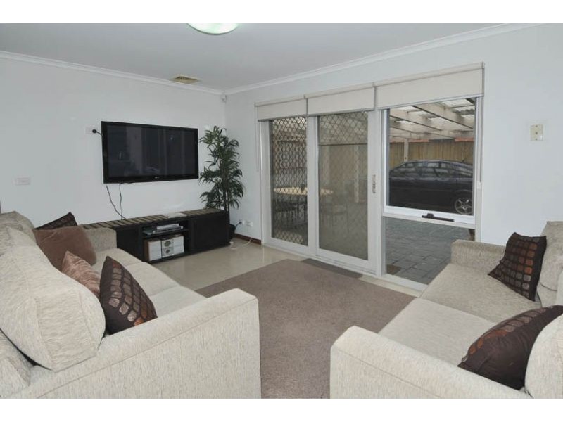 69 Bicentennial Crescent, Meadow Heights VIC 3048