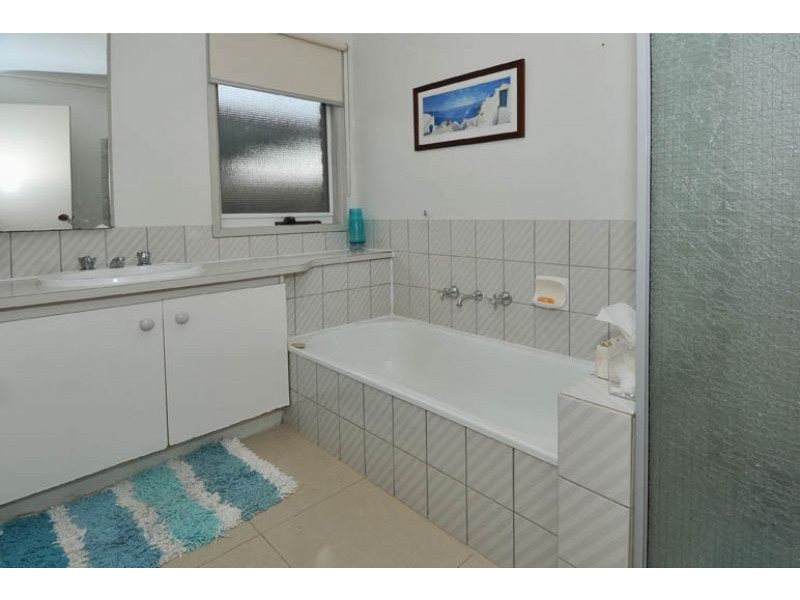 69 Bicentennial Crescent, Meadow Heights VIC 3048