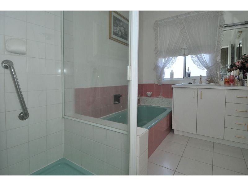 31 Melbourne Ave, Glenroy VIC 3046