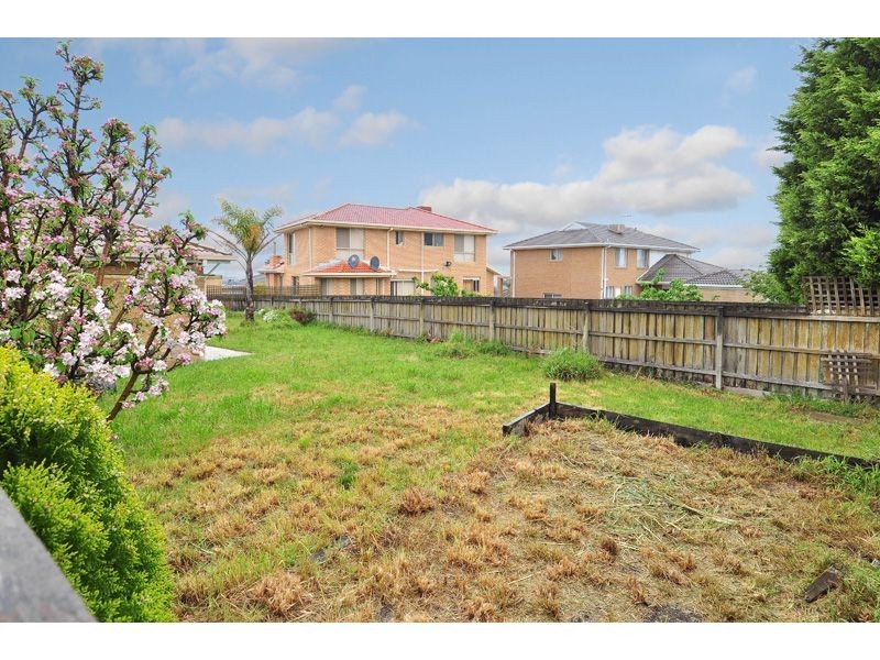 11 Wattle Close, Meadow Heights VIC 3048