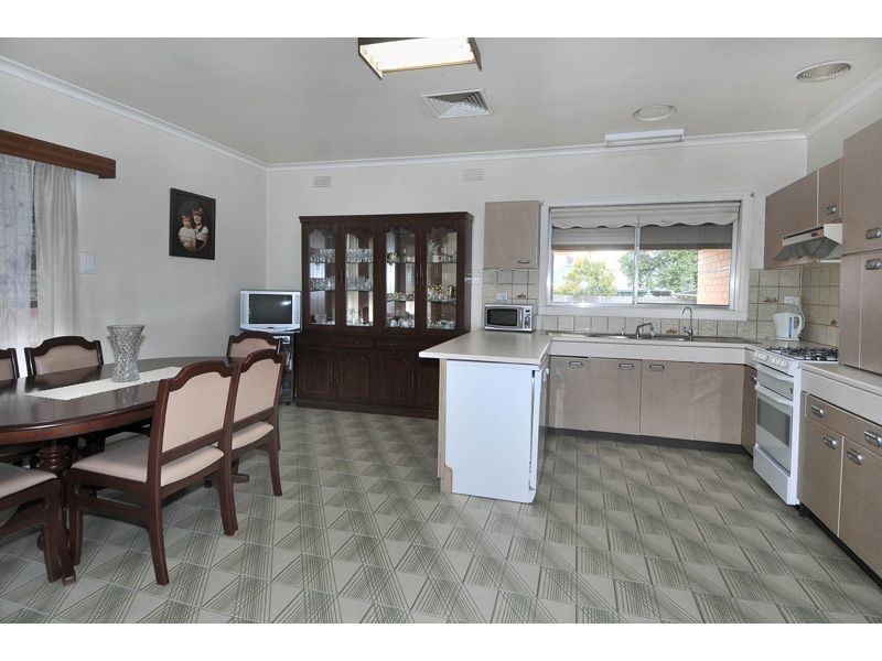 6 Everitt Street, Hadfield VIC 3046