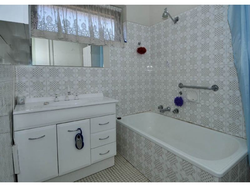 3/4 Ethel Street, Oak Park VIC 3046